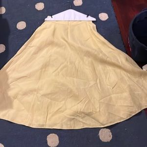 Yellow madewell skirt lightly used with zipper at the top size 4 women’s!